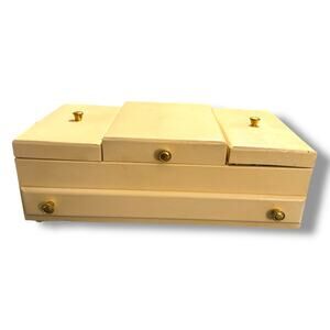 Beautiful Vintage 1960s Lady Buxton Jewelry Box